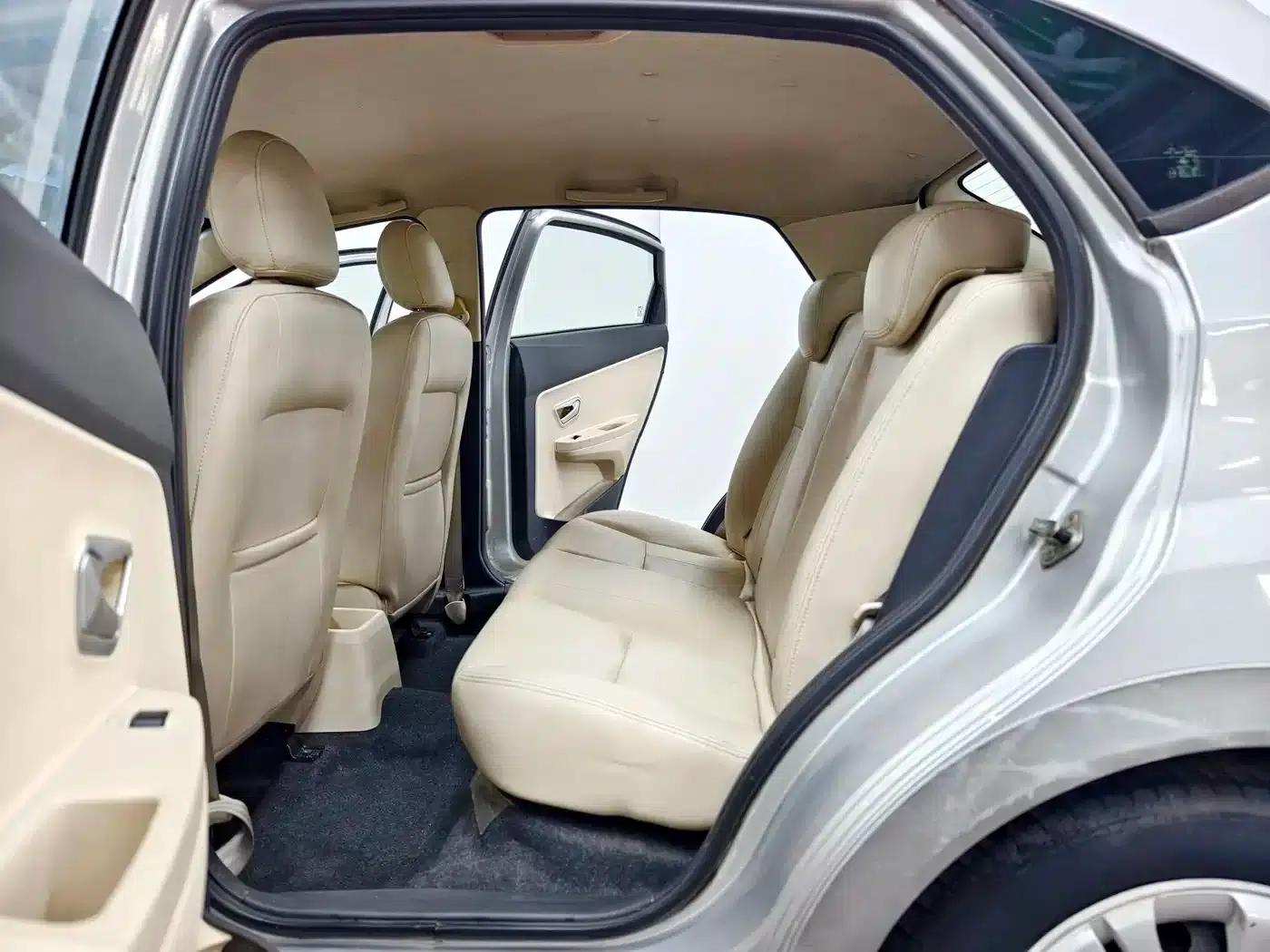 Fengyun 2 2014 Hatchback 1.5L Manual New Youth Edition — миниатюра 12