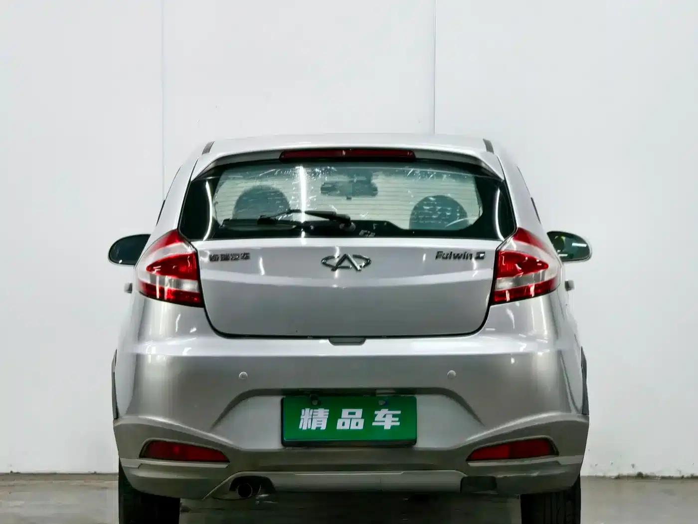 Fengyun 2 2014 Hatchback 1.5L Manual New Youth Edition — миниатюра 5