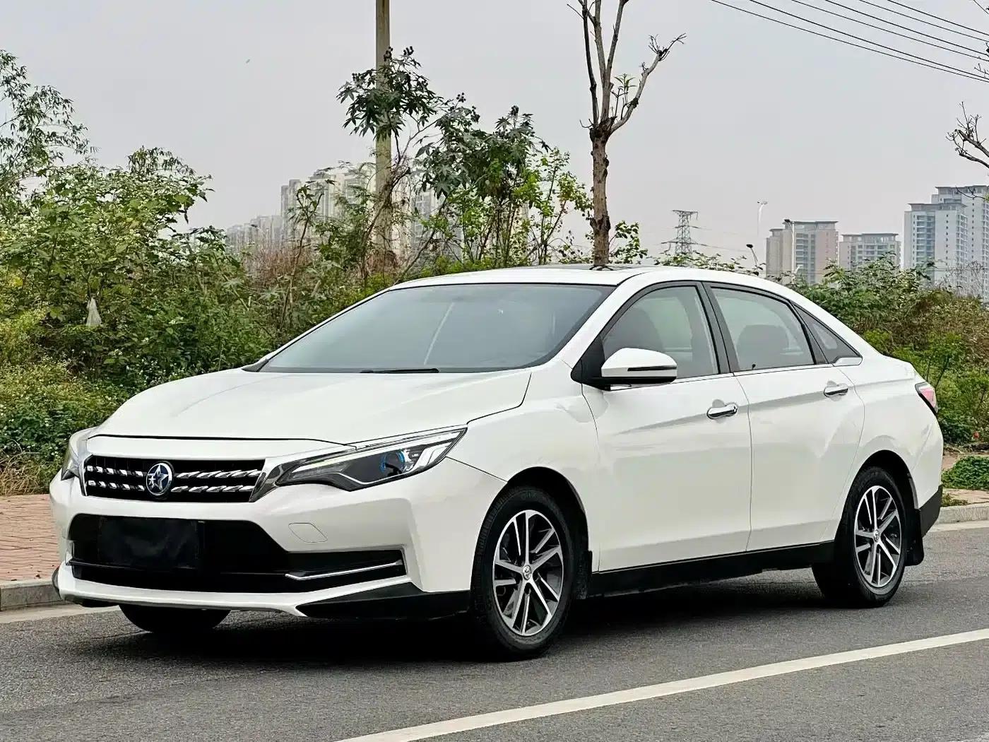 Venucia D60 2019 Model, 100,000 Glory Edition, 1.6L XL CVT, National V Emission Standard — миниатюра 1