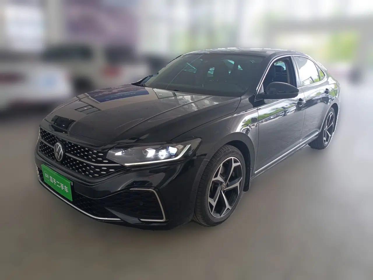 Volkswagen Passat 2023 Revised 330TSI Starry Elite Edition — миниатюра 1