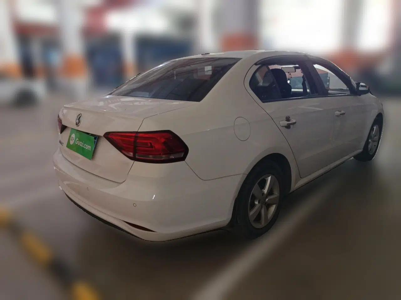 Volkswagen Lavida 2019 Lavida Start 1.5L Automatic Trendy Version China VI Standard — миниатюра 6