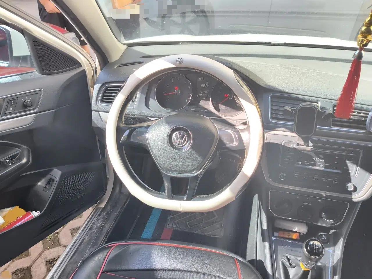 Volkswagen Lavida 2015 230TSI Manual Comfort Edition — миниатюра 7