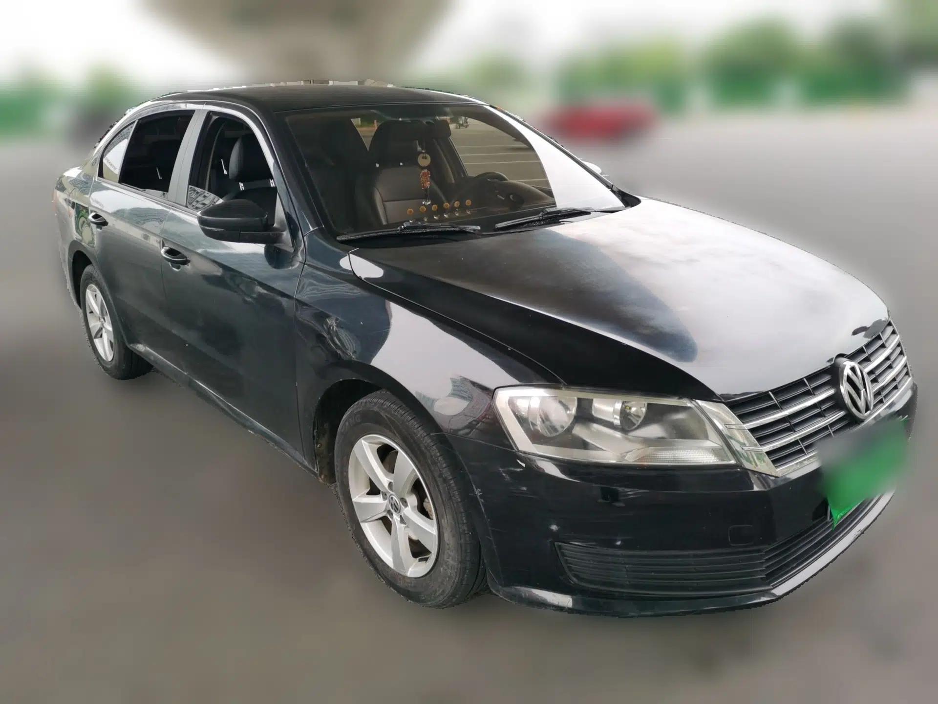 Volkswagen Lavida 2015 1.6L Automatic Fashion Edition — миниатюра 3