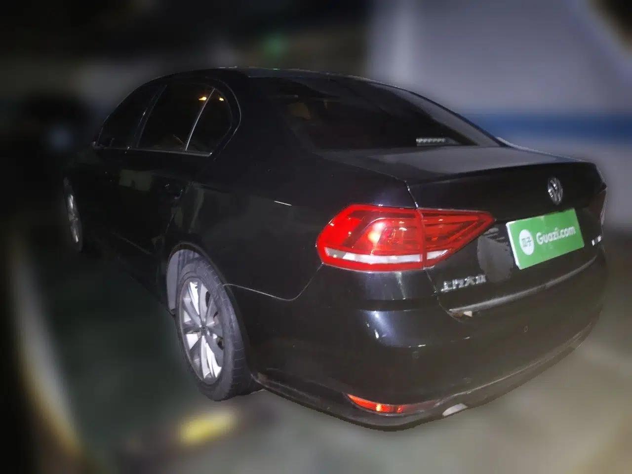 Volkswagen Lavida 2017 1.6L Automatic Comfort Edition — миниатюра 4