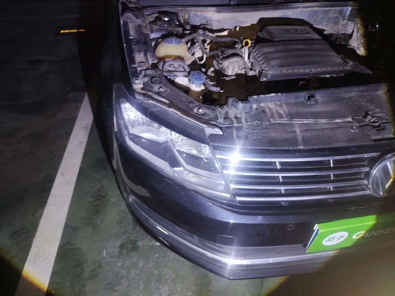 Volkswagen Lavida 2017 1.6L Automatic Comfort Edition — миниатюра 7