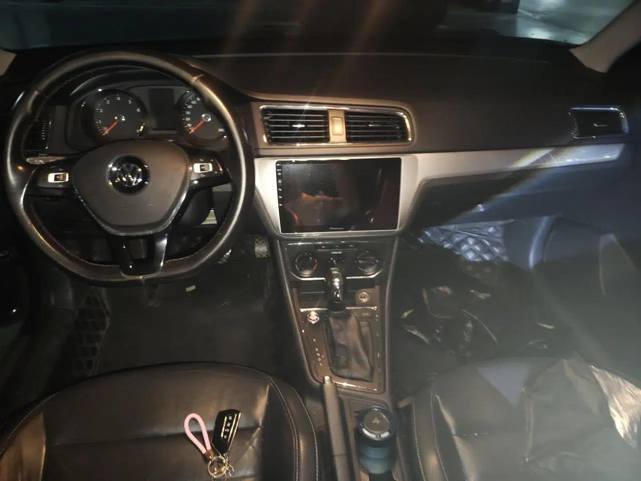 Volkswagen Lavida 2017 1.6L Automatic Comfort Edition — миниатюра 9