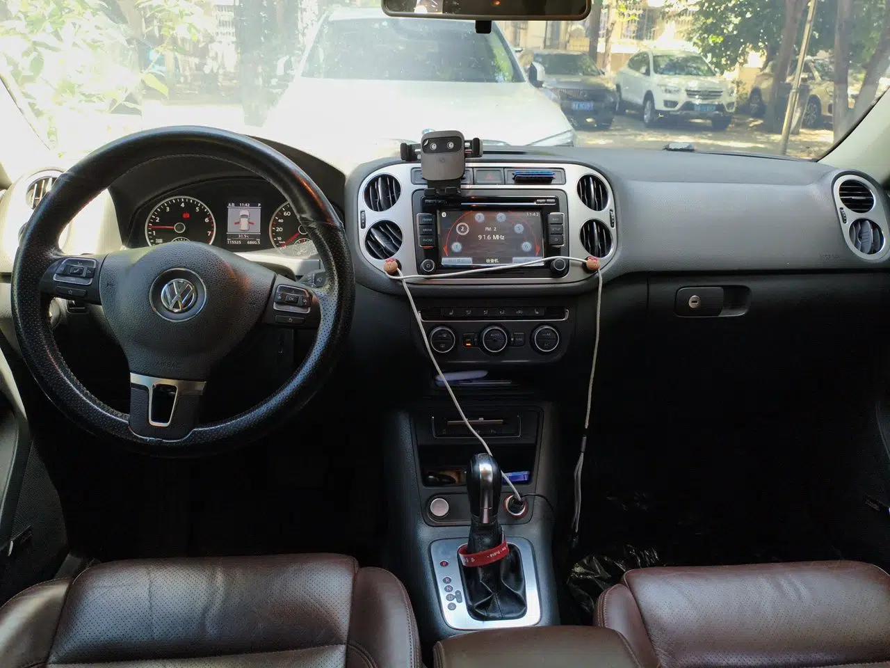 Volkswagen Tiguan 2013 1.8TSI Automatic Two-Wheel Drive Luxury Model — миниатюра 9