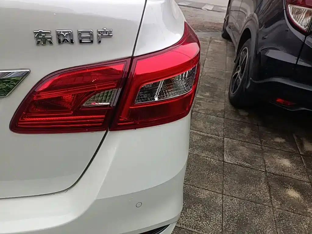 Nissan Sylphy 2024 Classic 1.6XL CVT Luxury Edition — миниатюра 8