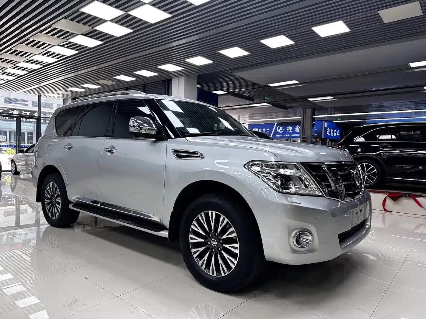 Nissan Patrol 2018 4.0L Platinum Edition — миниатюра 3