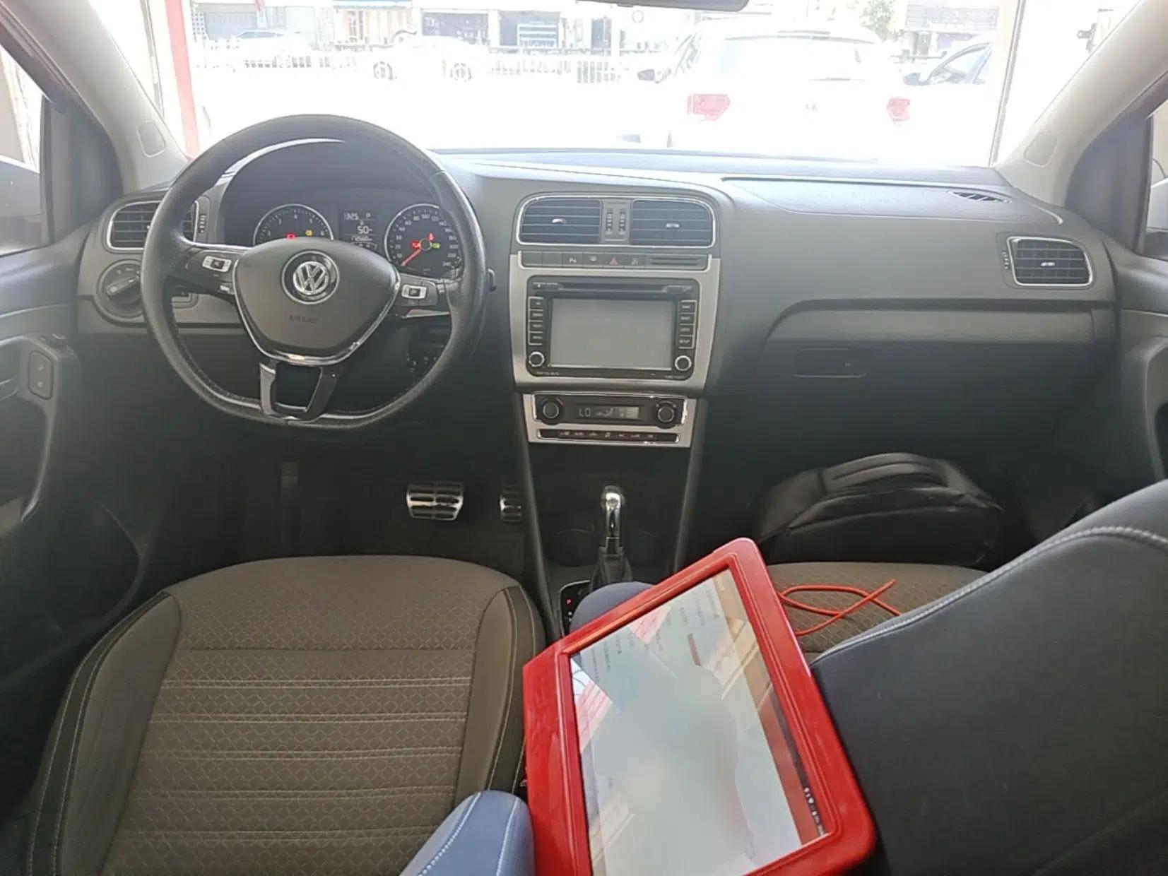 Volkswagen Polo 2014 1.6L Cross Polo Automatic — миниатюра 12