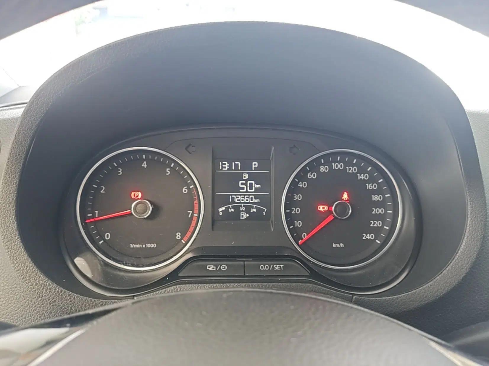 Volkswagen Polo 2014 1.6L Cross Polo Automatic — миниатюра 14