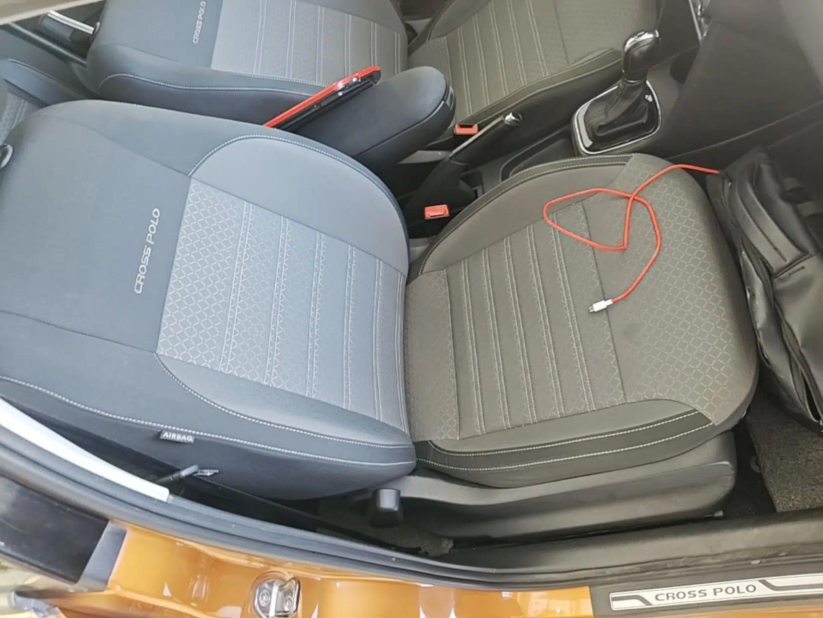 Volkswagen Polo 2014 1.6L Cross Polo Automatic — миниатюра 19