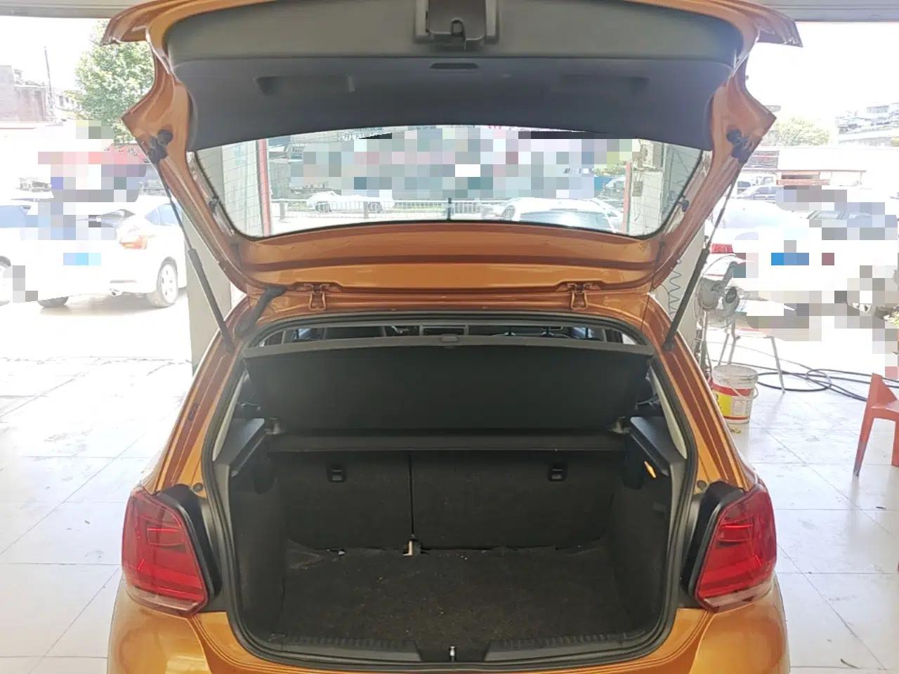 Volkswagen Polo 2014 1.6L Cross Polo Automatic — миниатюра 22