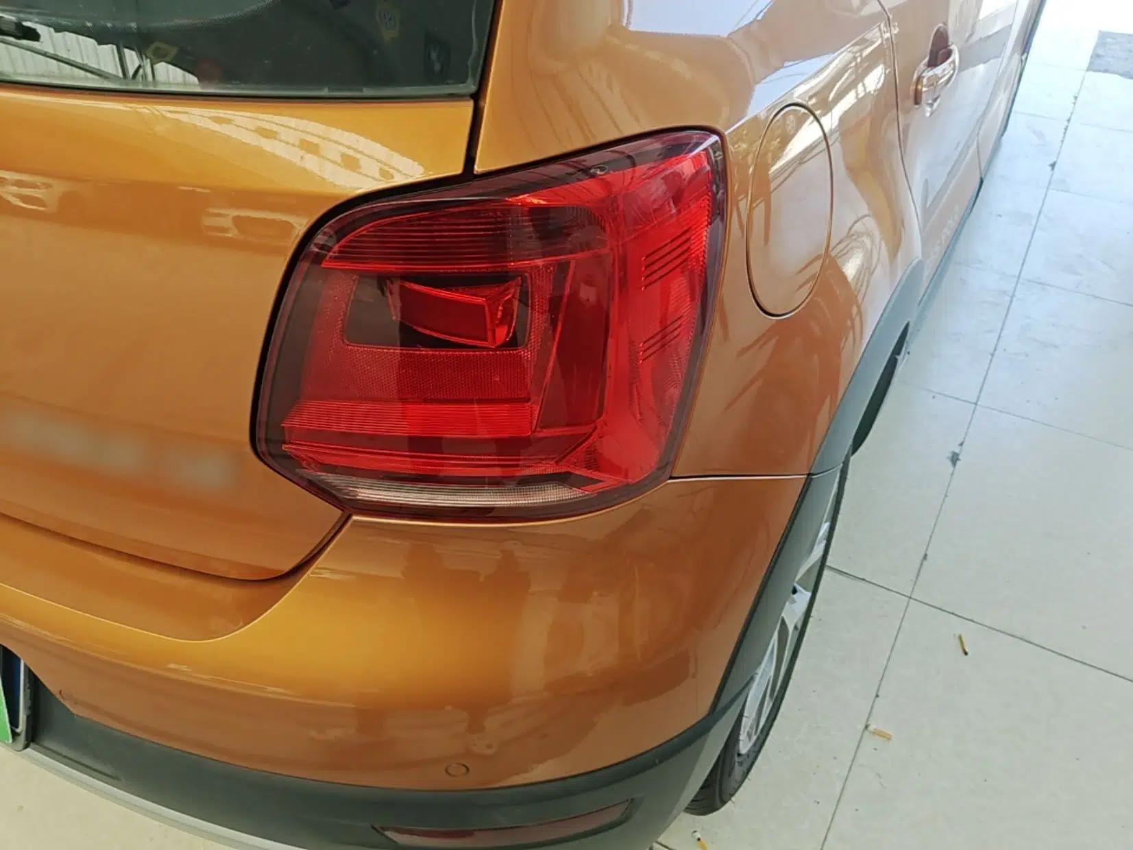 Volkswagen Polo 2014 1.6L Cross Polo Automatic — миниатюра 9