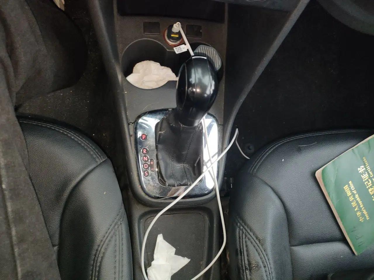 Volkswagen Polo 2011 1.6L Automatic ZhiShang Version — миниатюра 14