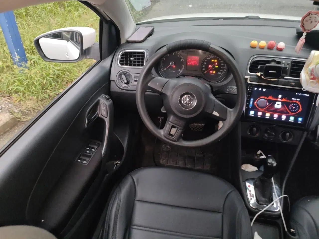 Volkswagen Polo 2011 1.6L Automatic ZhiShang Version — миниатюра 10