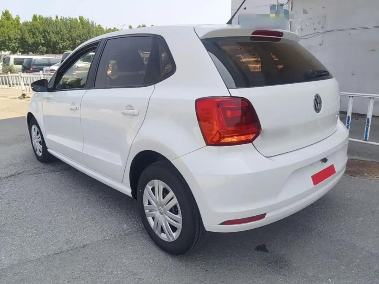 Volkswagen Polo 2016 1.4L Automatic Trendy Model — миниатюра 4