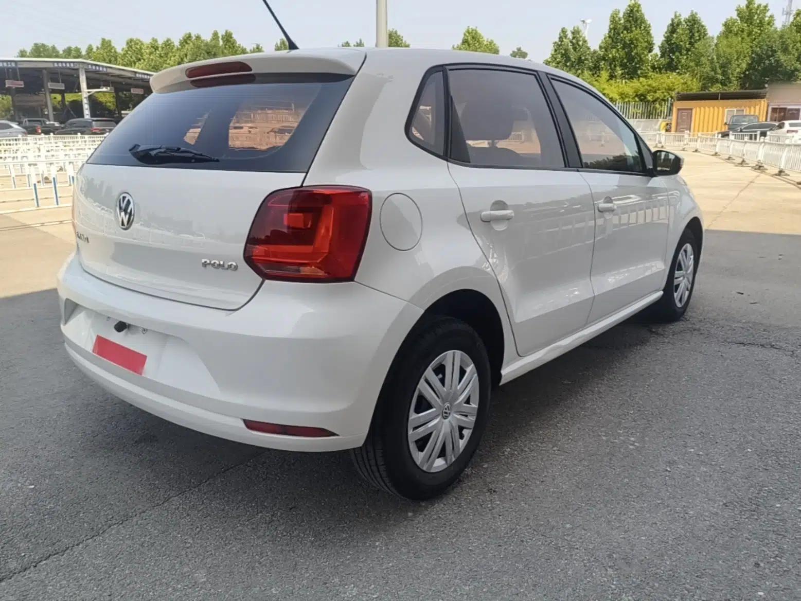 Volkswagen Polo 2016 1.4L Automatic Trendy Model — миниатюра 6