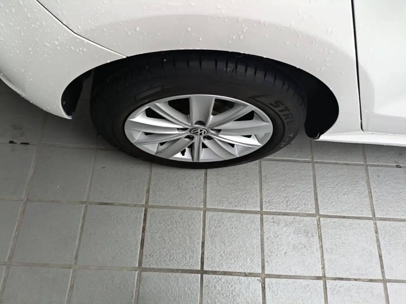 Volkswagen Polo 2014 1.6L Automatic Comfort Edition — миниатюра 11