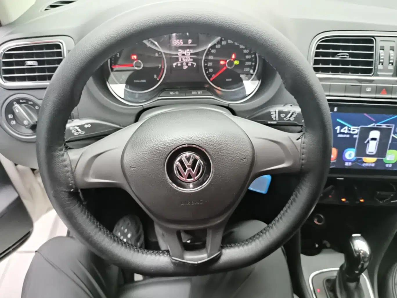 Volkswagen Polo 2014 1.6L Automatic Comfort Edition — миниатюра 13