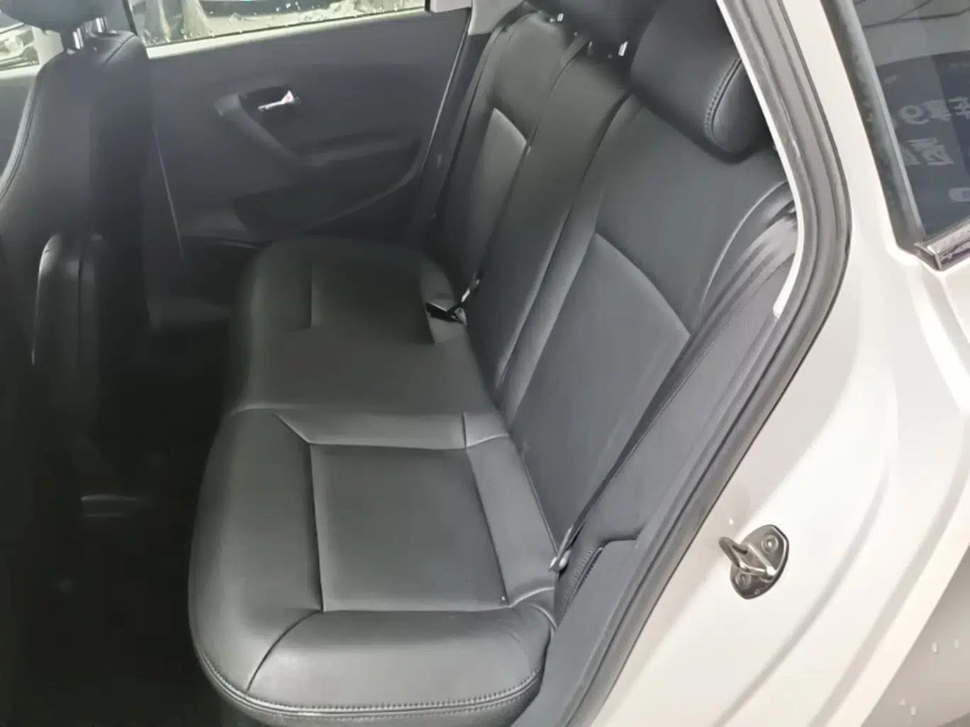 Volkswagen Polo 2014 1.6L Automatic Comfort Edition — миниатюра 20