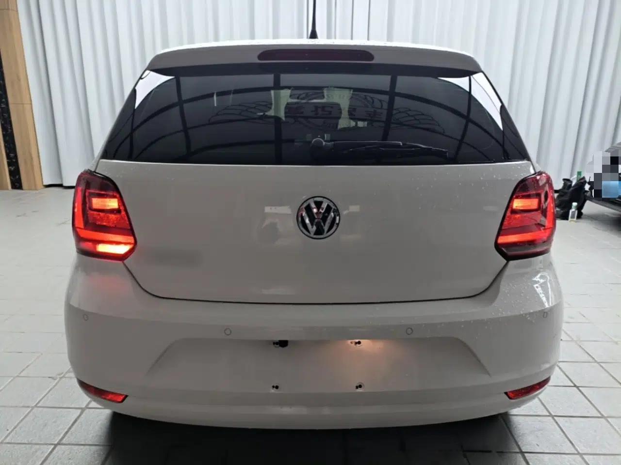 Volkswagen Polo 2014 1.6L Automatic Comfort Edition — миниатюра 5