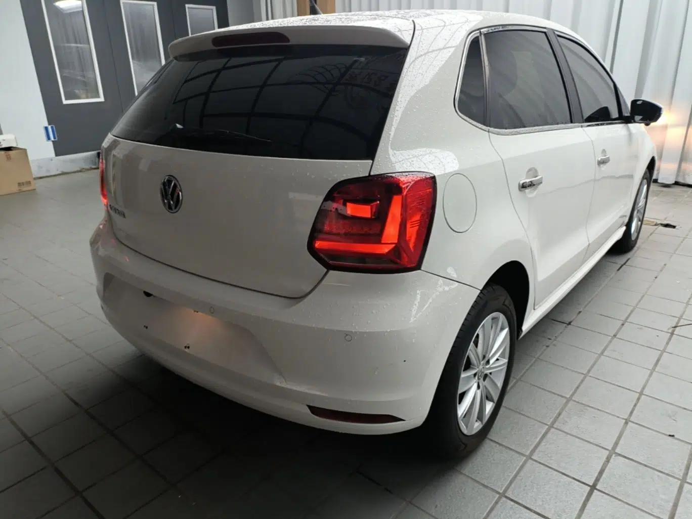 Volkswagen Polo 2014 1.6L Automatic Comfort Edition — миниатюра 9