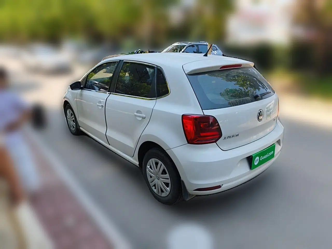 Volkswagen Polo 2016 1.4L Manual Fashion Model — миниатюра 4