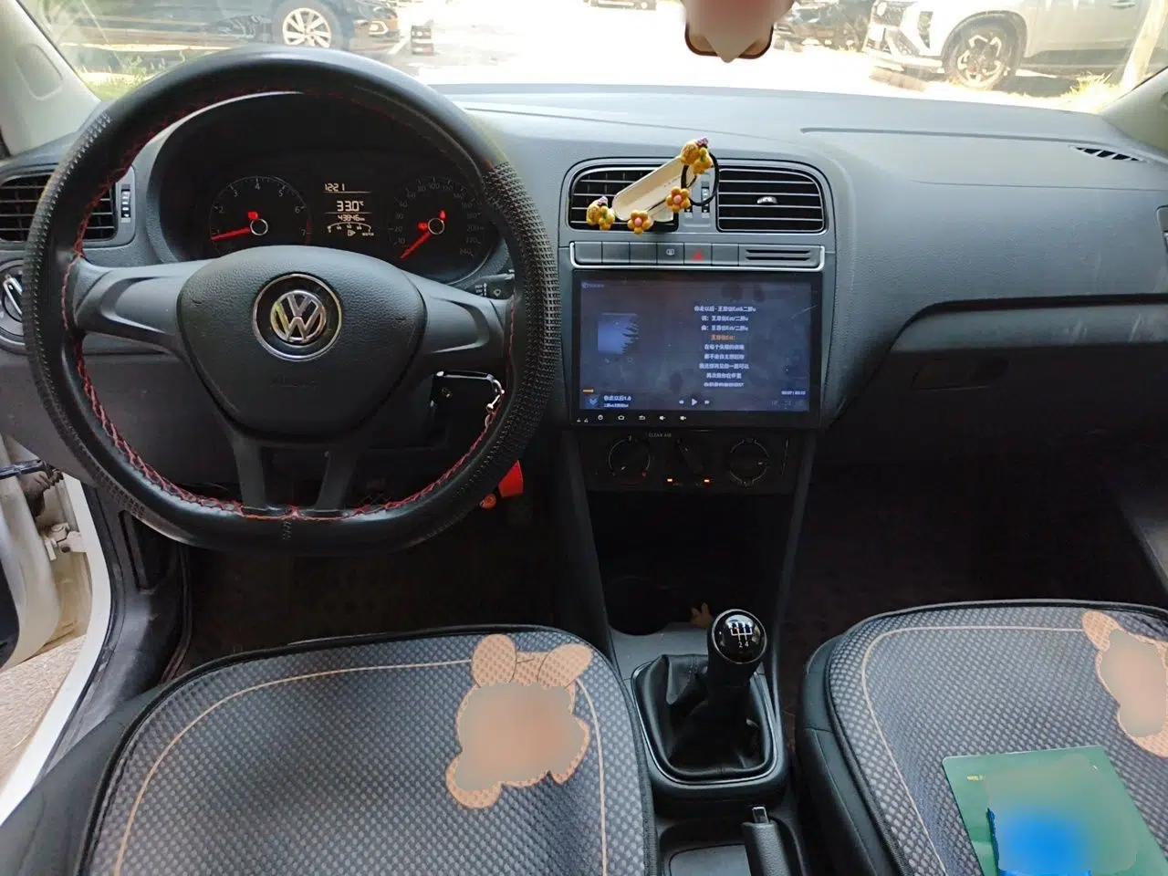 Volkswagen Polo 2016 1.4L Manual Fashion Model — миниатюра 9