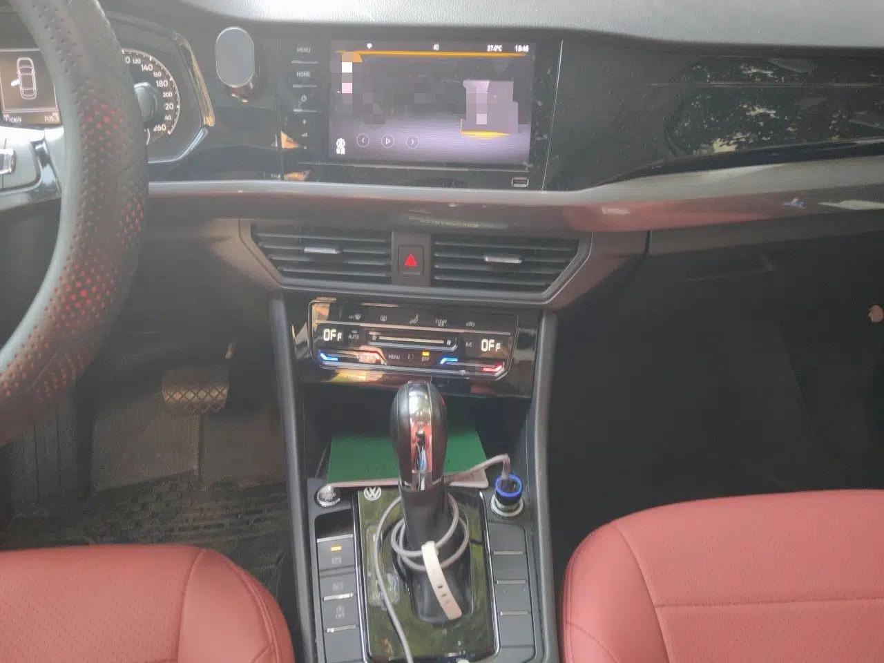 Volkswagen Bora 2021 1.5L Automatic Elite Smart Connect Edition — миниатюра 13