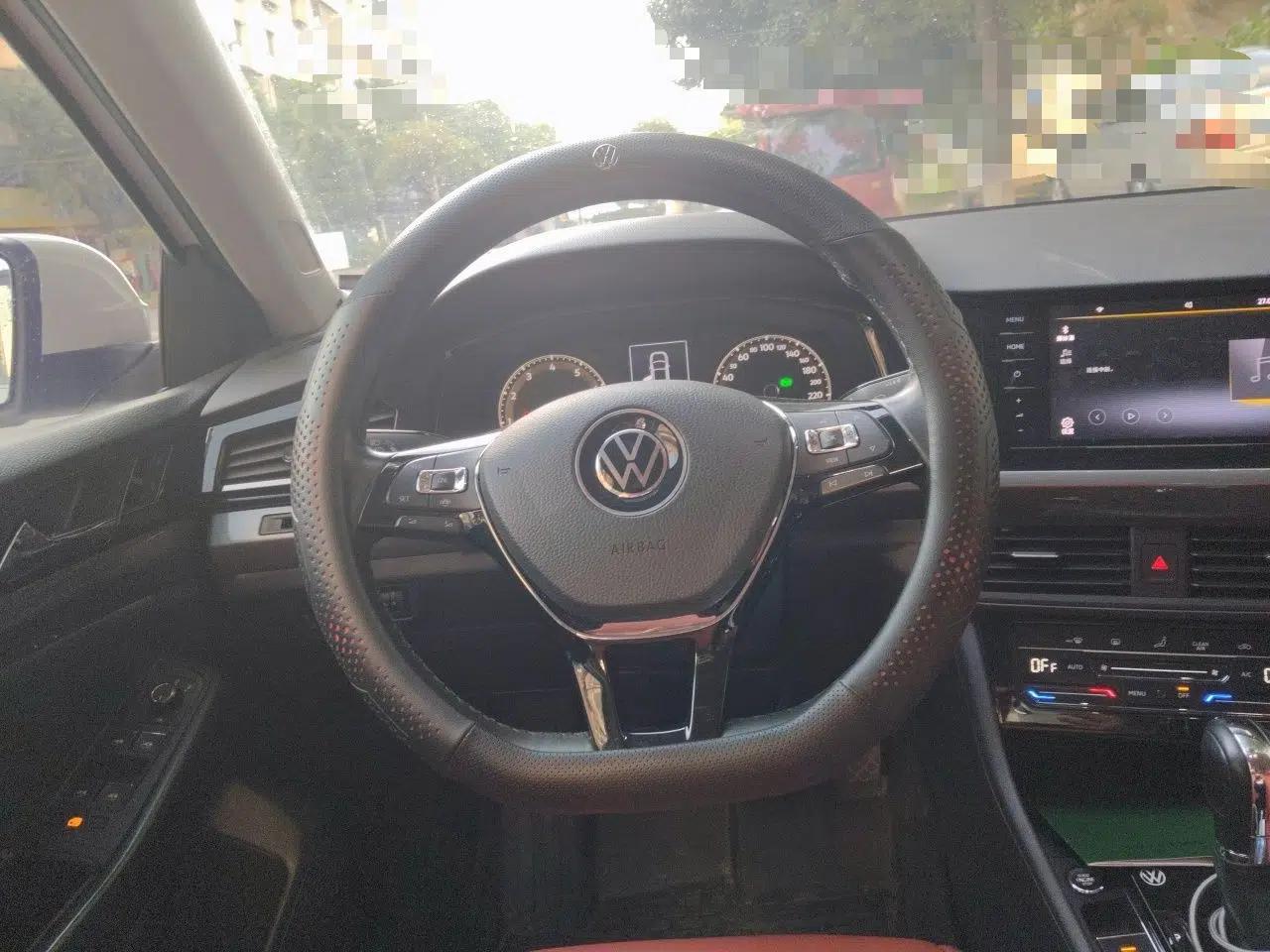 Volkswagen Bora 2021 1.5L Automatic Elite Smart Connect Edition — миниатюра 10