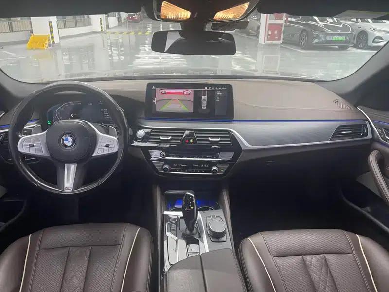 2023 BMW 5 Series 530Li Leading Edition M Sport Package — миниатюра 7