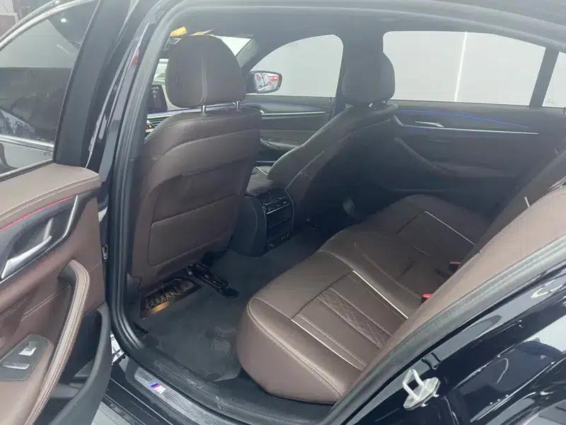 2023 BMW 5 Series 530Li Leading Edition M Sport Package — миниатюра 10