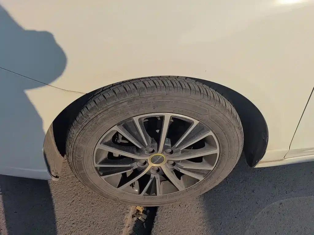 Roewe i5 2021 Facelift 1.5L CVT Diamond Edition — миниатюра 23