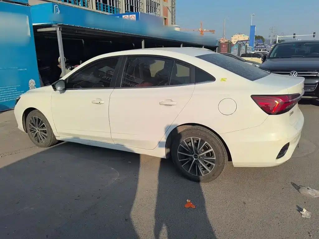 Roewe i5 2021 Facelift 1.5L CVT Diamond Edition — миниатюра 5