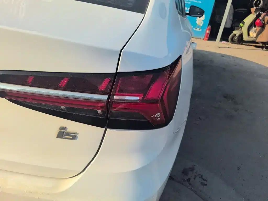 Roewe i5 2021 Facelift 1.5L CVT Diamond Edition — миниатюра 8