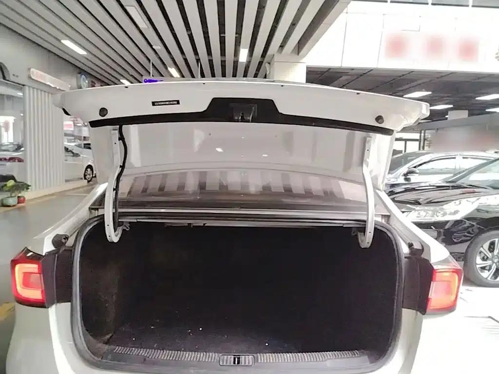 Roewe i5 2020 1.5L Automatic 4G Connected Leading Flagship Edition — миниатюра 19