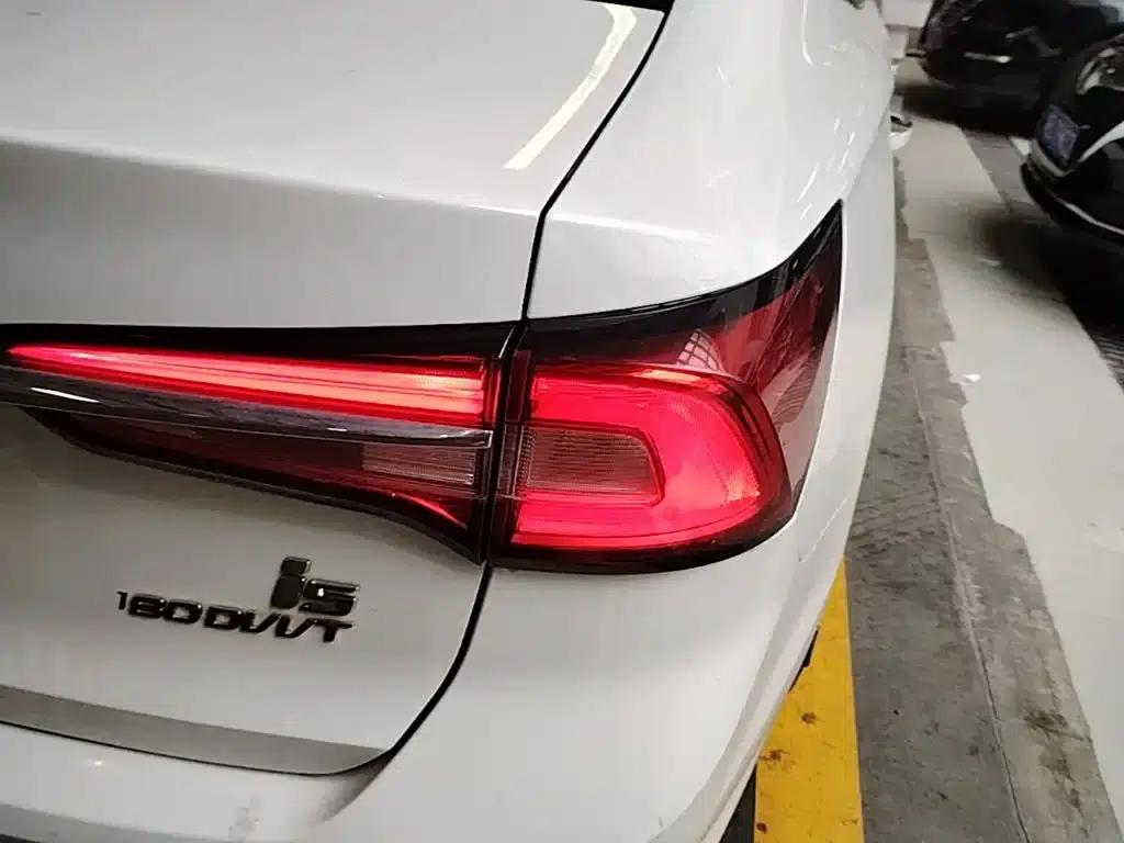 Roewe i5 2020 1.5L Automatic 4G Connected Leading Flagship Edition — миниатюра 8
