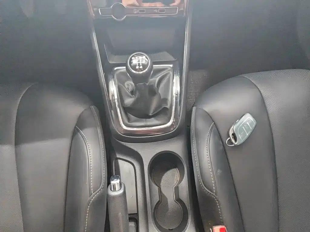 Roewe i5 2019 1.5L Manual 4G Connected Flagship Edition — миниатюра 14