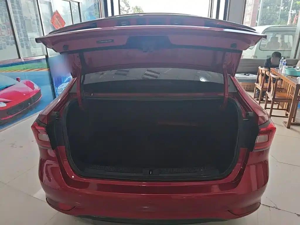 Roewe i5 2019 1.5L Manual 4G Connected Flagship Edition — миниатюра 19