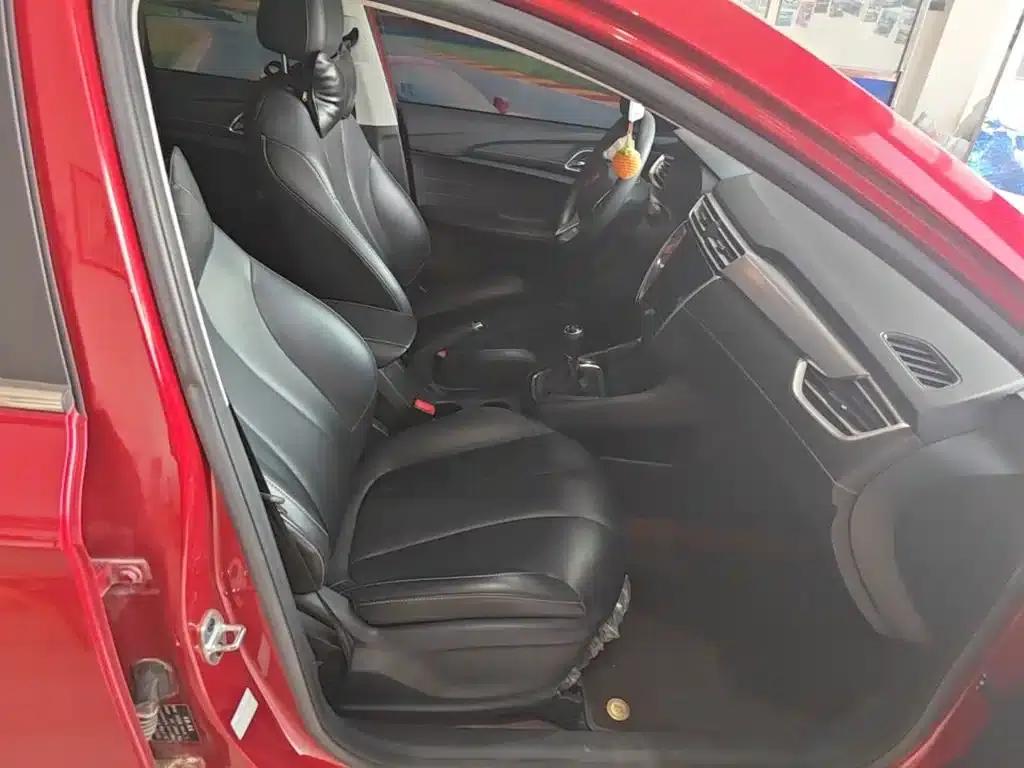 Roewe i5 2019 1.5L Manual 4G Connected Flagship Edition — миниатюра 25