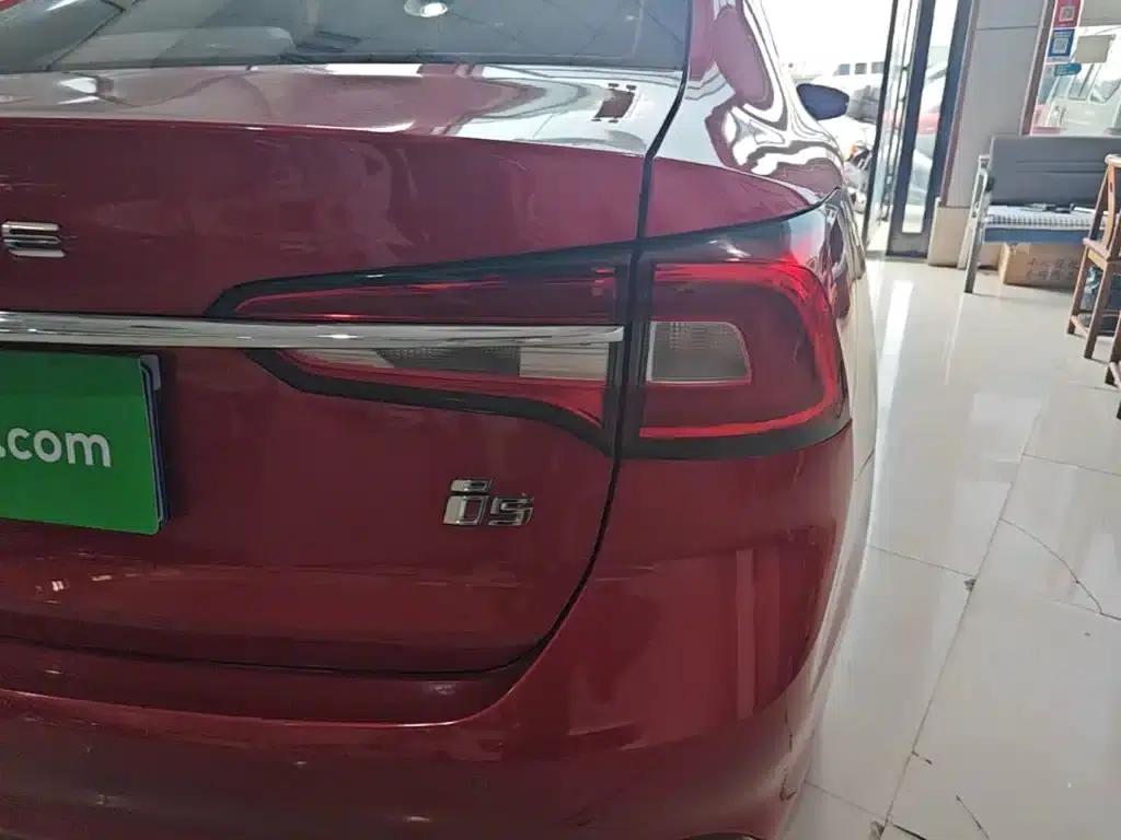 Roewe i5 2019 1.5L Manual 4G Connected Flagship Edition — миниатюра 8