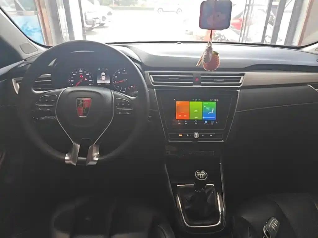 Roewe i5 2019 1.5L Manual 4G Connected Flagship Edition — миниатюра 10