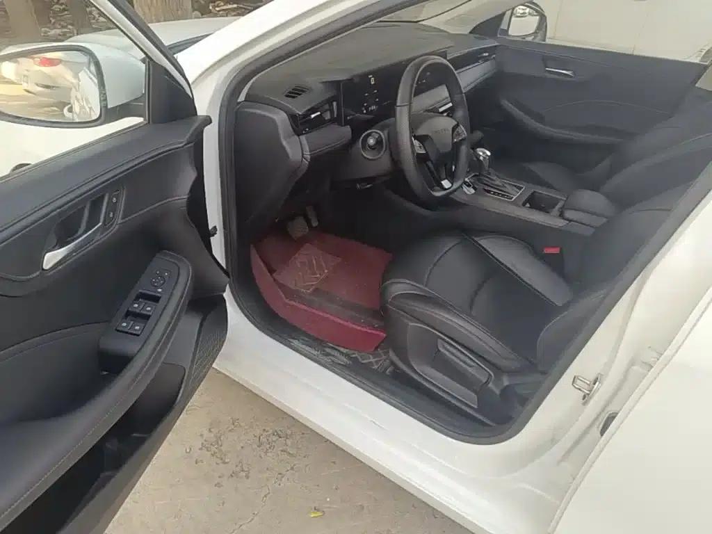 Roewe i5 2023 1.5L CVT Premium Edition — миниатюра 16
