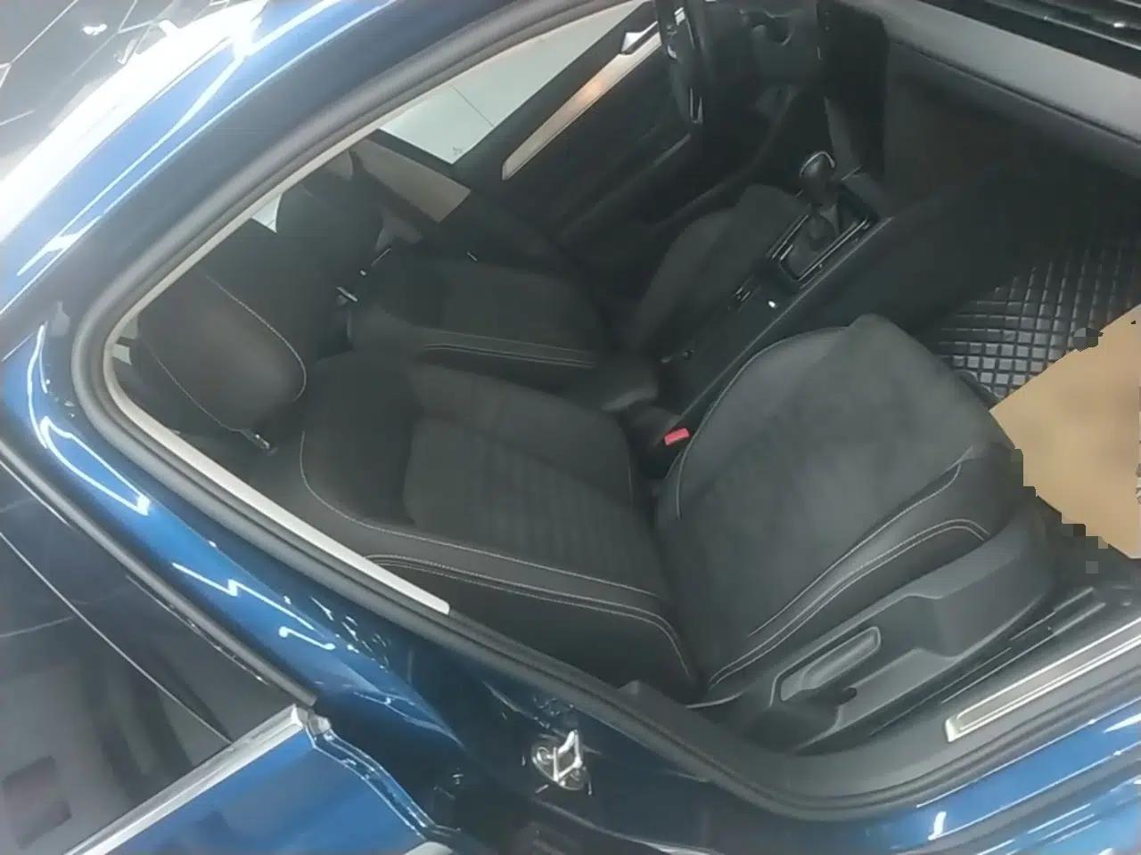 Volkswagen Variant 2021 2.0T Comfort Edition — миниатюра 26