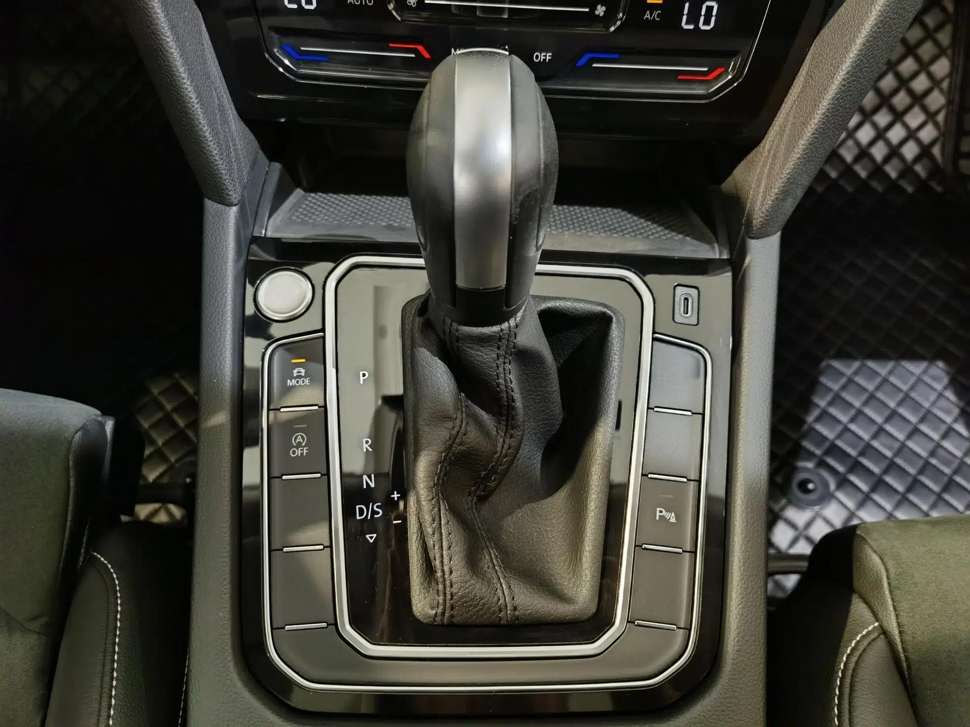 Volkswagen Variant 2021 2.0T Comfort Edition — миниатюра 35