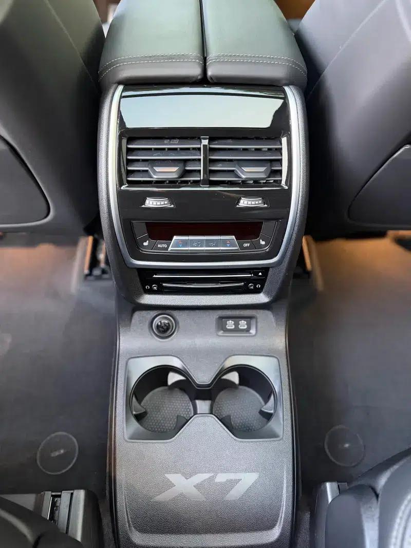 BMW X7 2020 xDrive M50i Midnight Edition — миниатюра 13