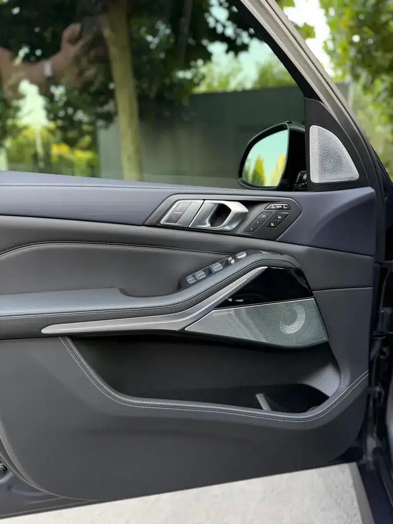 BMW X7 2020 xDrive M50i Midnight Edition — миниатюра 15