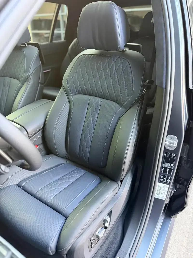 BMW X7 2020 xDrive M50i Midnight Edition — миниатюра 25