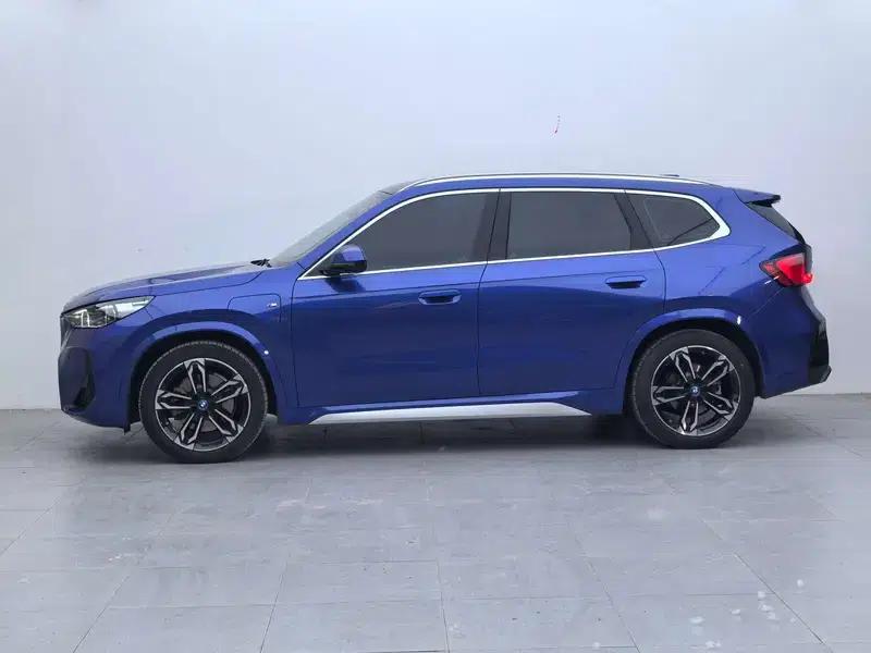 2023 BMW iX1 xDrive30L M Sport Package — миниатюра 3